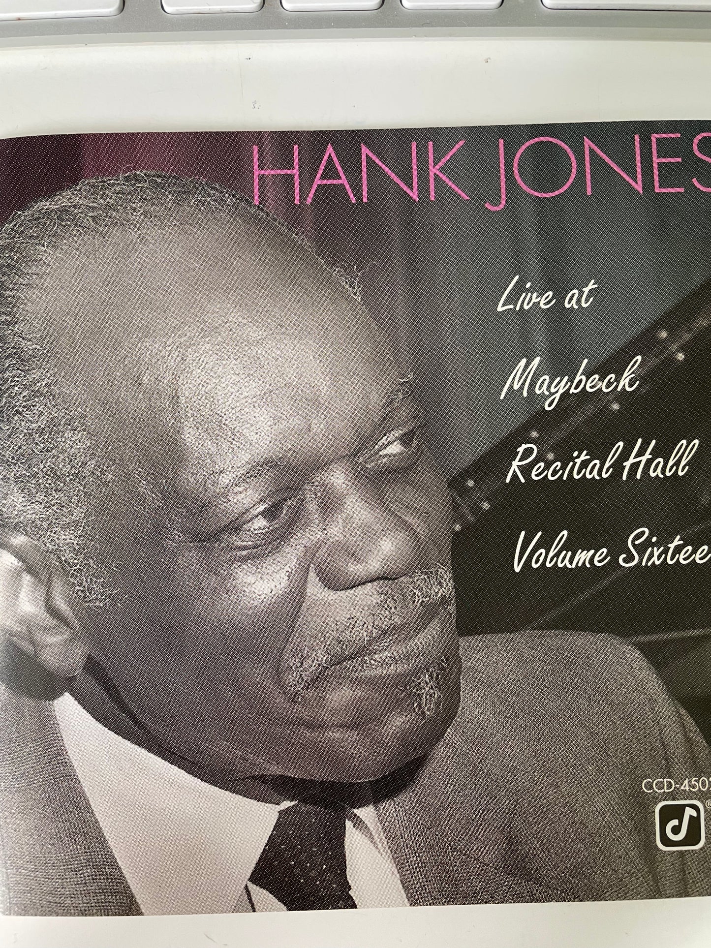 HANK JONES "LIVE AT MAYBECK RECITAL HALL VOLUME SIXTEEN"-$5.99 + SHIPPING $5.00